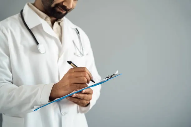 Dr. Carlos Paredes